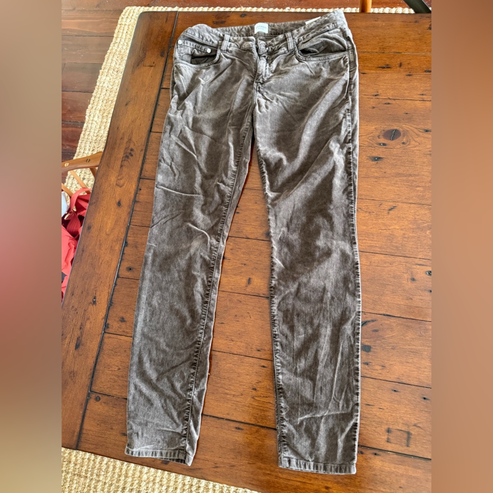Closed size 31” velour Italian pants worn in but not worn out. Priced to sell!